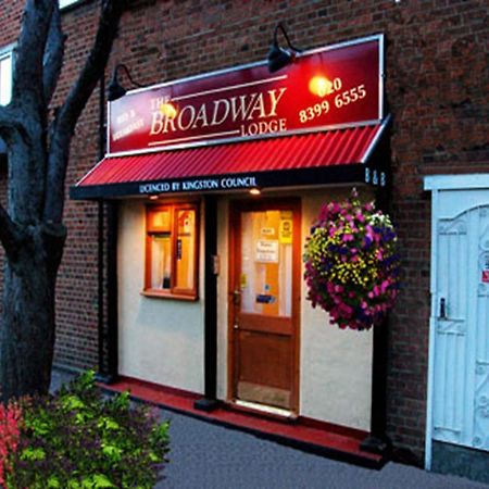 Broadway Lodge Bed And Breakfast Surbiton Exterior photo