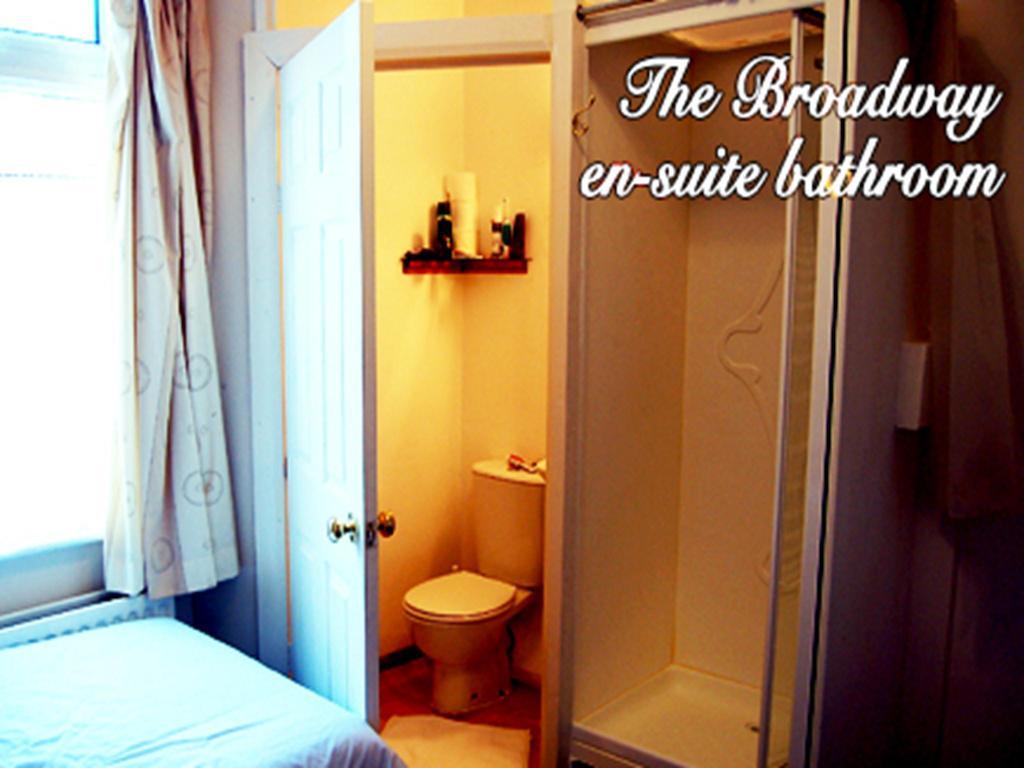 Broadway Lodge Bed And Breakfast Surbiton Room photo